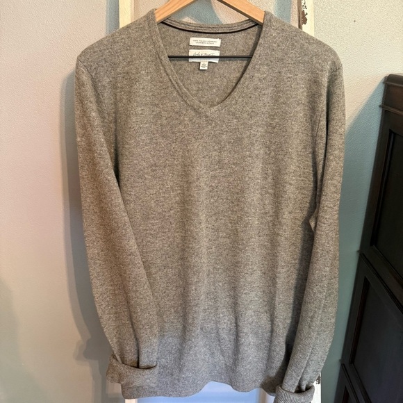 John W. Nordstrom Other - John W. Nordstrom 100% Italian Cashmere Men's Heather Gray V-Neck Sweater Size L